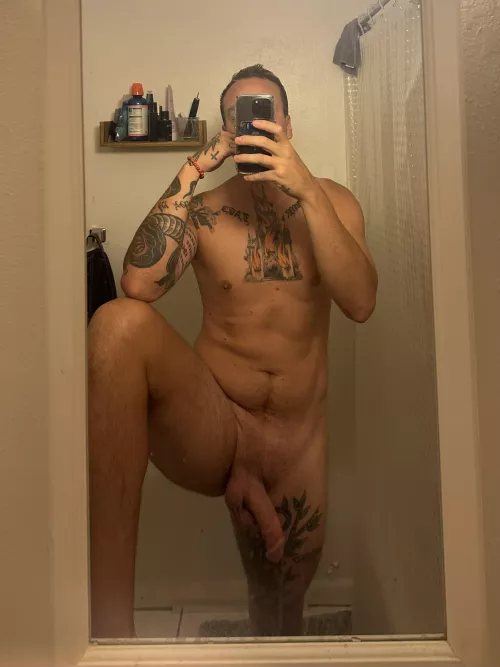 i think i forgot a towel. can you grab me one?