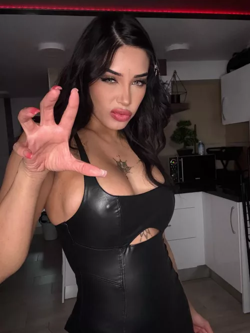 If you want a passionate night out, this brunette will make it unforgettable