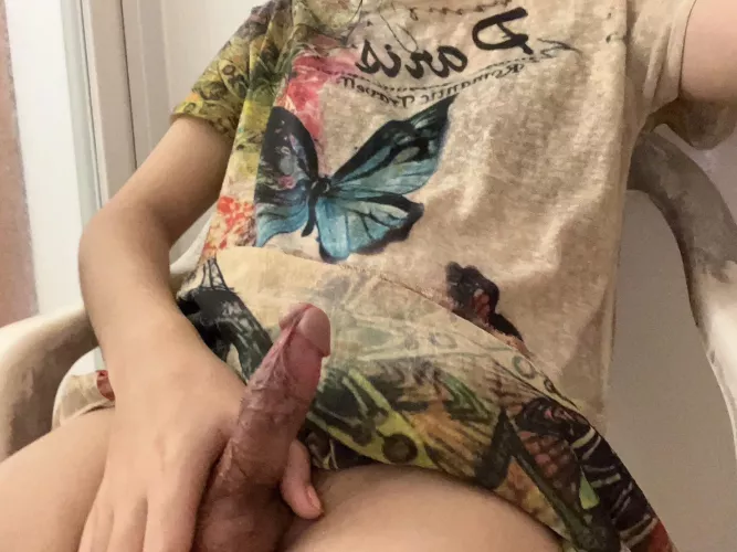 If you’re into asian girl cock, Them I might help 🥰