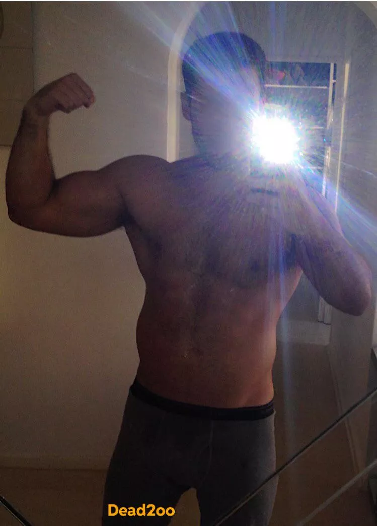 I'm still all sweaty, wanna workout with me?