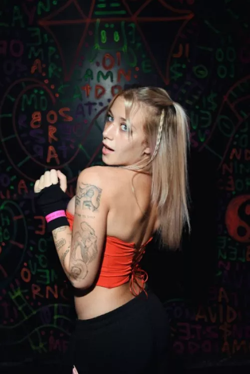 Just wearing a cute lil top