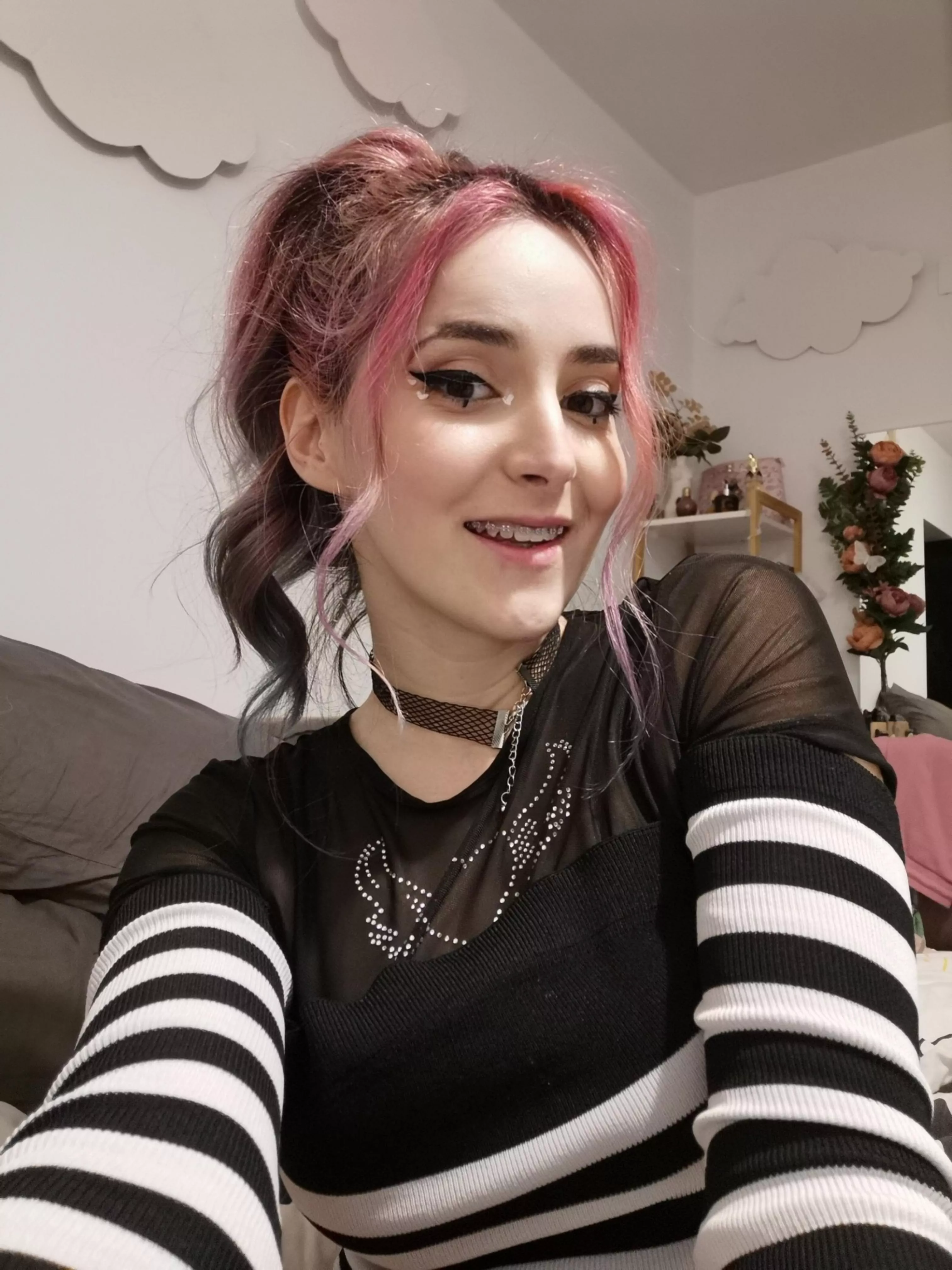 Last selfie of the day before I go to sleep! Good night NeonHair lovers! Muah!