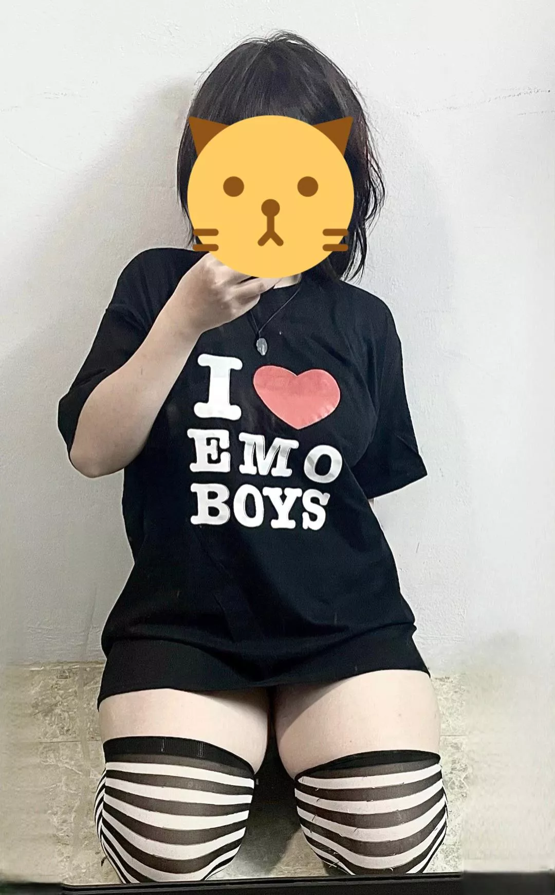 Leave an honest opinion about my thighs 🖤