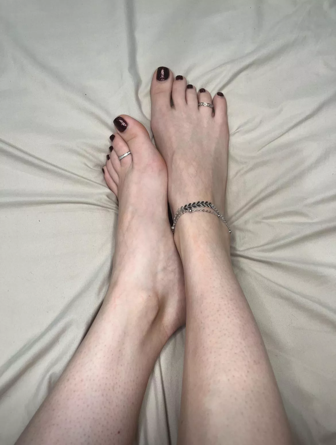 Left or right toe ring?
