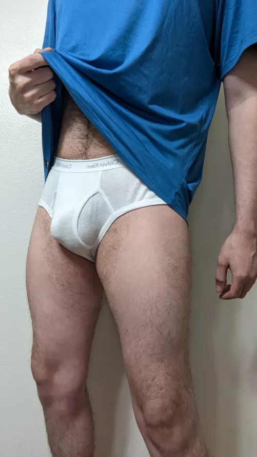 living with two close friends and catching them glancing is always fun