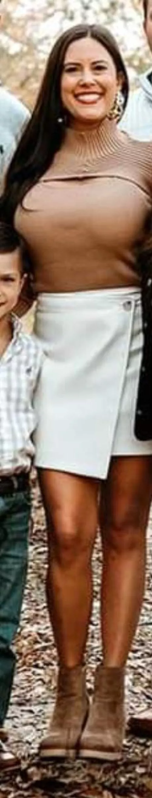 Mom of 5 showing out again....