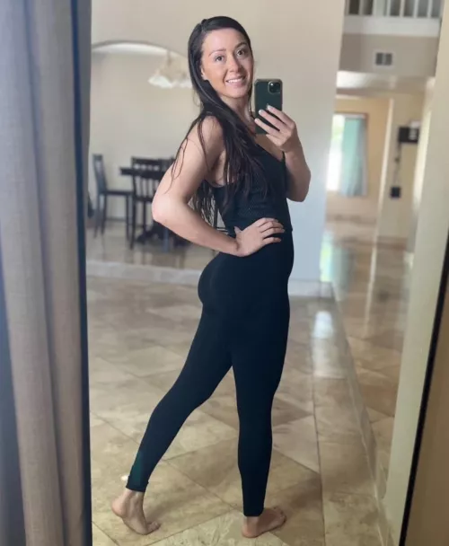 My booty looks best in yoga pants.