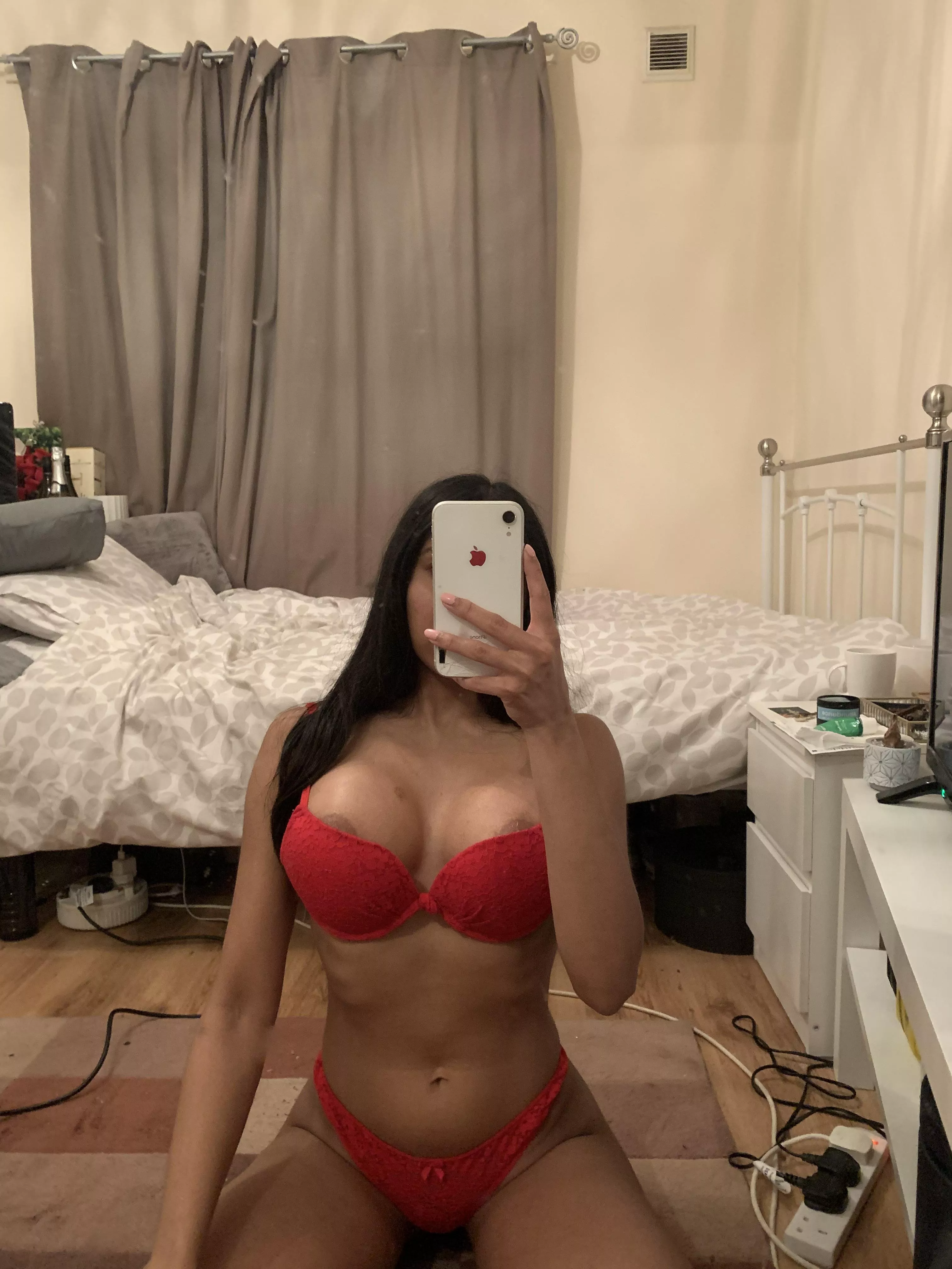 My neighbour doesn’t like skinny girls like me…