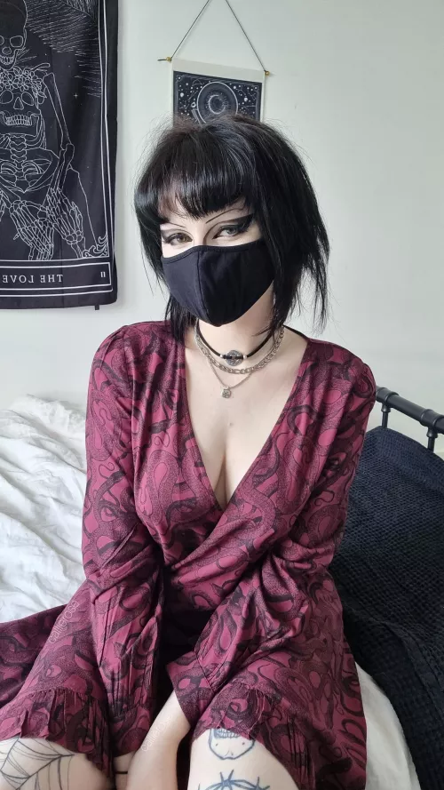 need someone I can send pics like this to every day 🖤