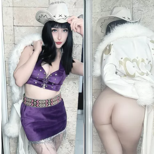 Nico Robin from One Piece cosplay by Alicekyo