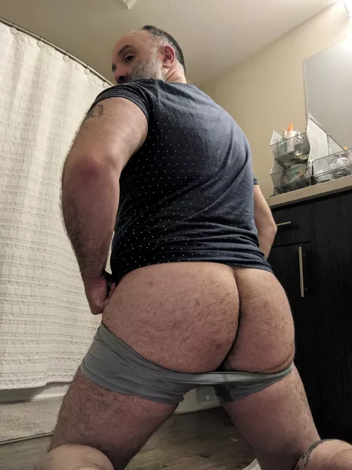 Rainy days make me want to stay inside