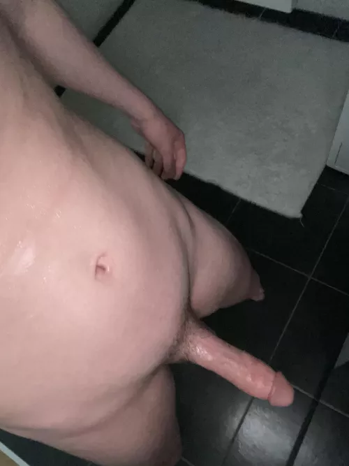 shiny cut cock😋