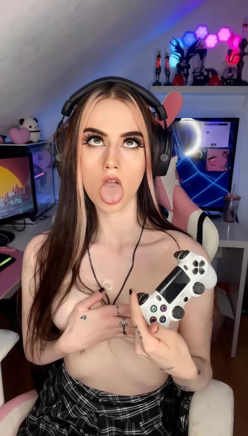time for my first ahegao on heree