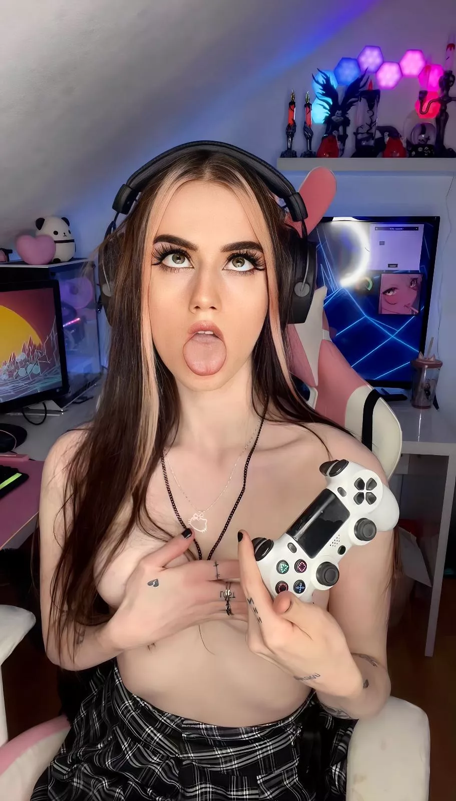 time for my first ahegao on heree
