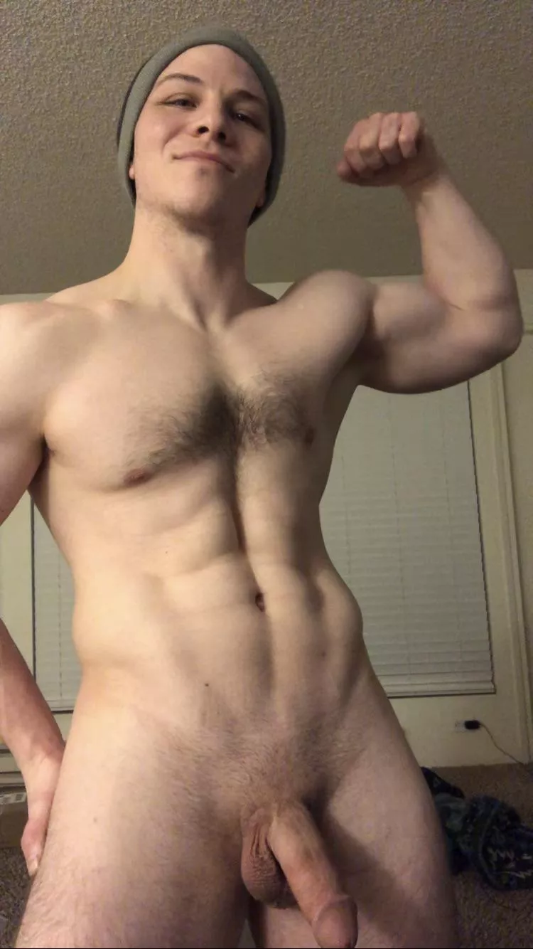 V and a bicep, baby 😄