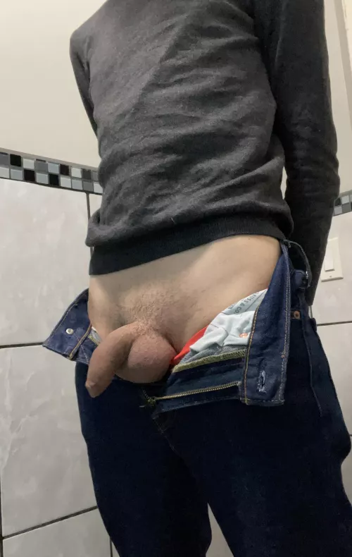 waiting for my friend to pick me up hehe