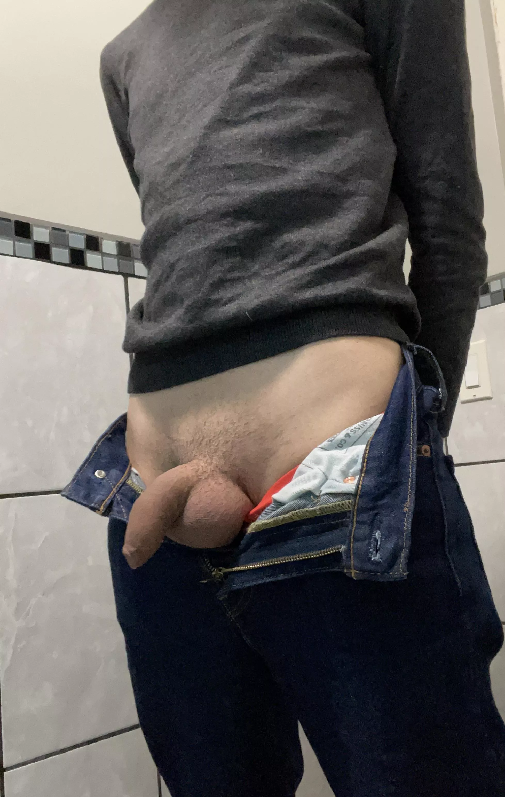 waiting for my friend to pick me up hehe