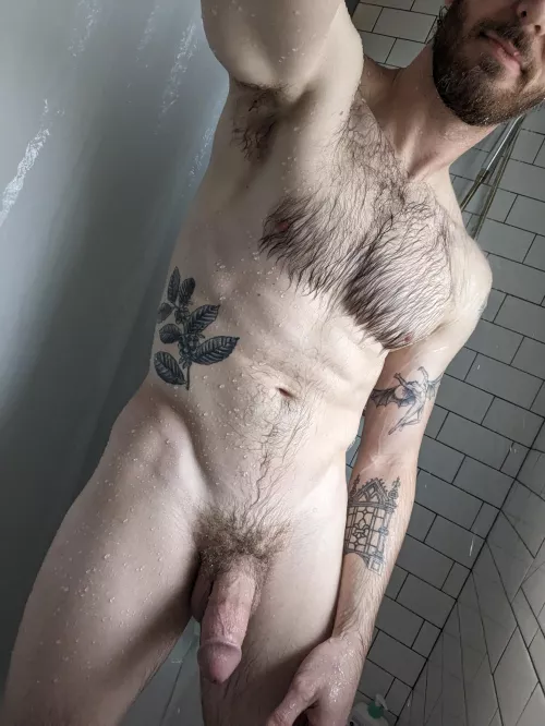 What if I told you I shower completely naked 🙈