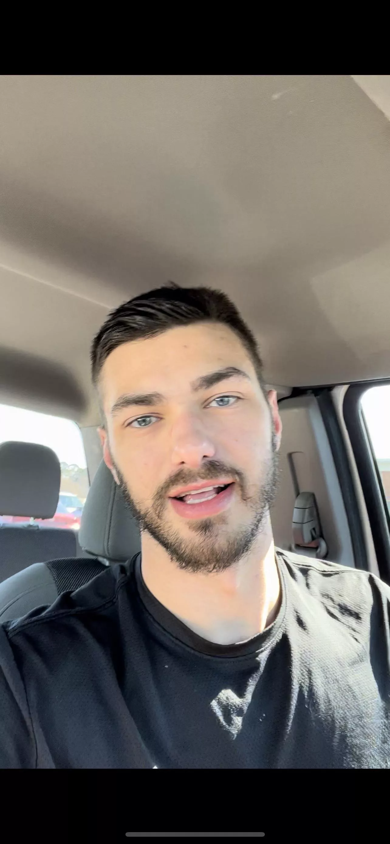 When your on video call and your sister scream shots you talking 😂 When your on video call and your sister scream shots you talking 😂