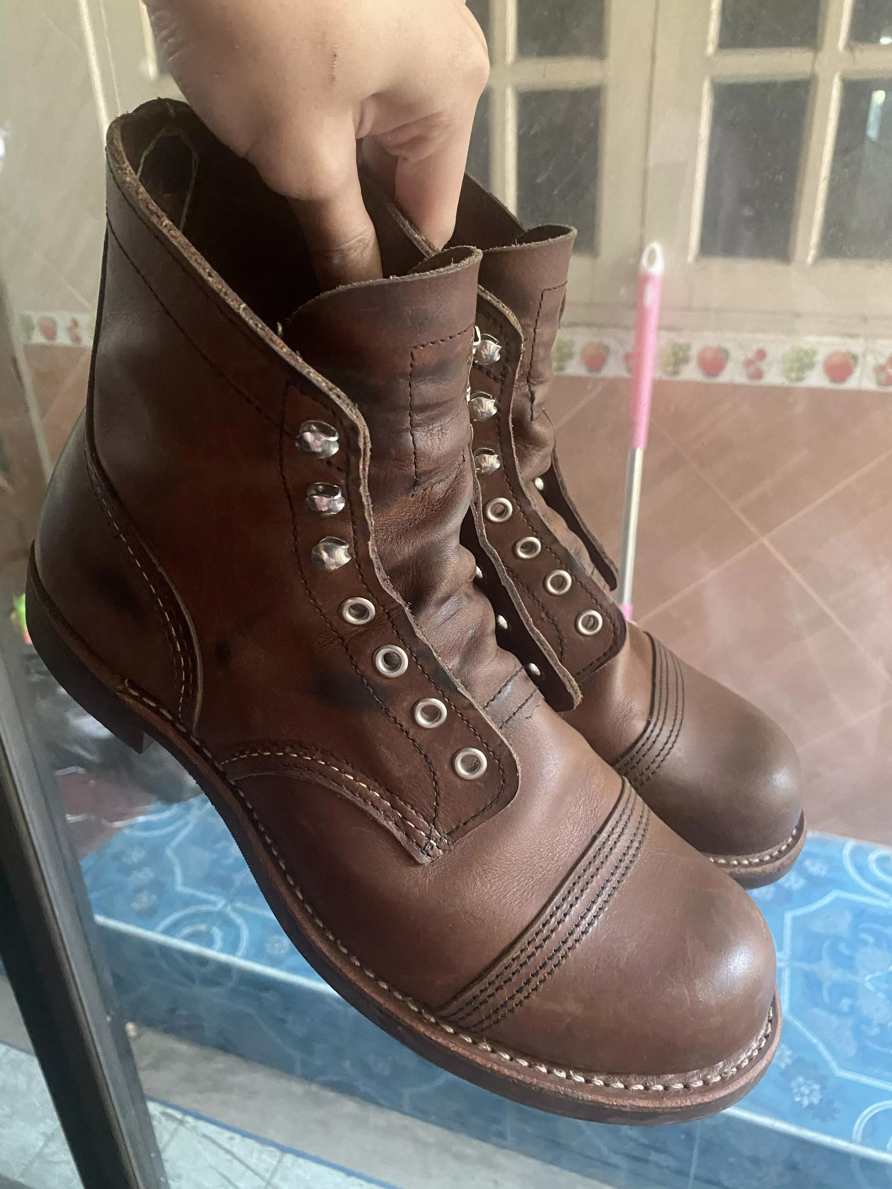 Which Saphir is the best for my first condition Red wing 8111