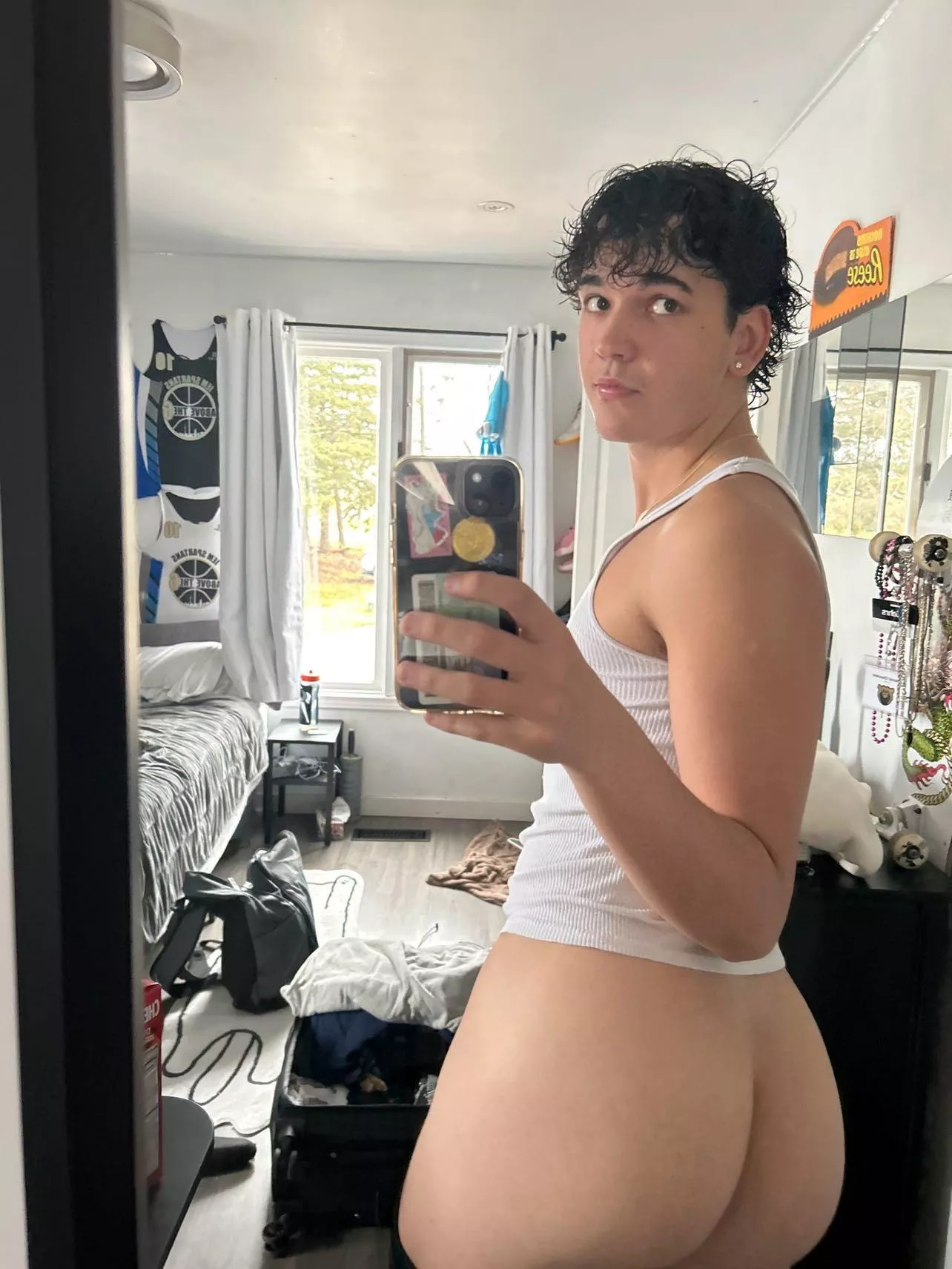 who wants to see a video of me sucking dick?