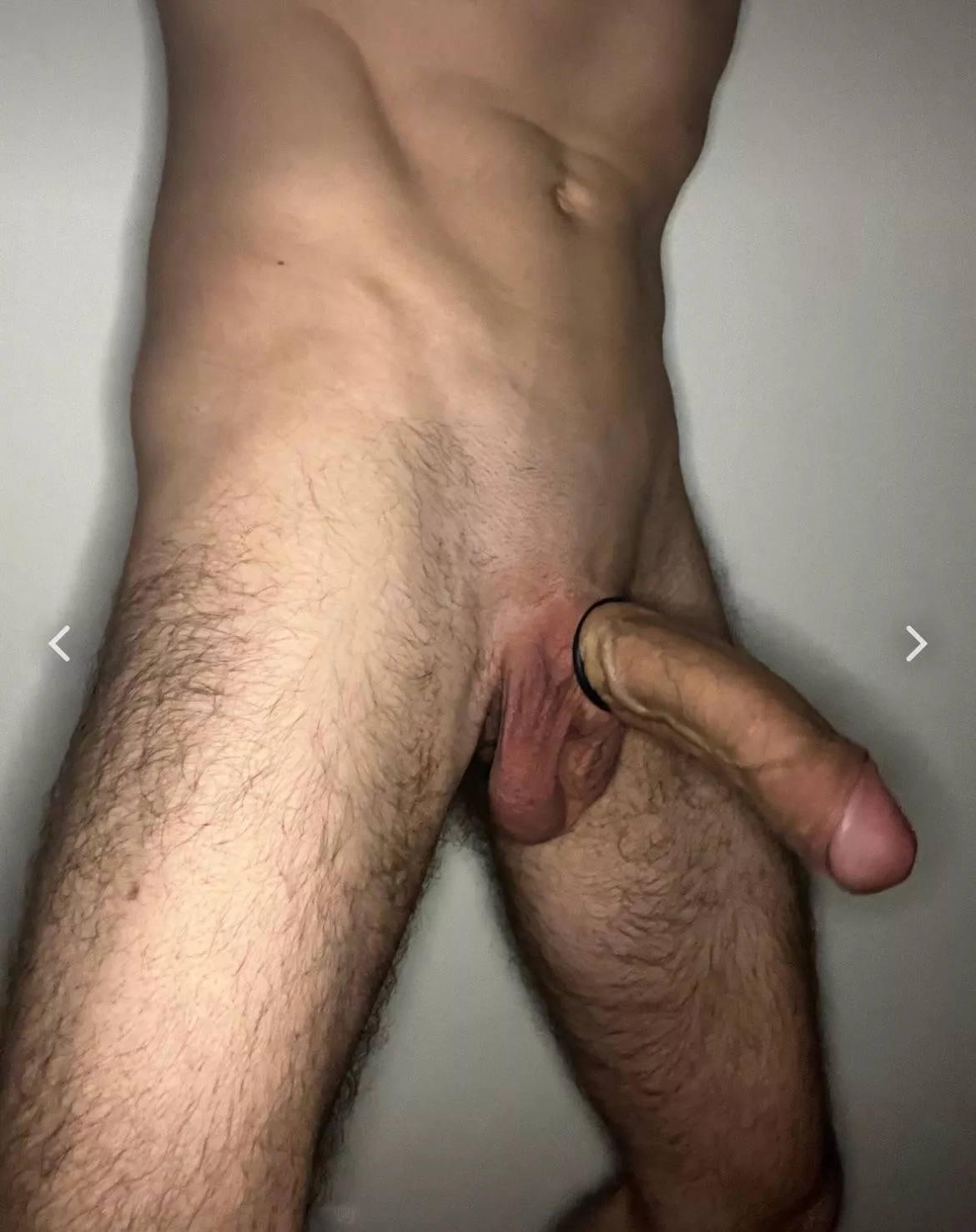 Who wants to suck my massive cock