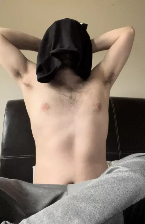 You like musky man scent?💪🏼💦 Dms open😈