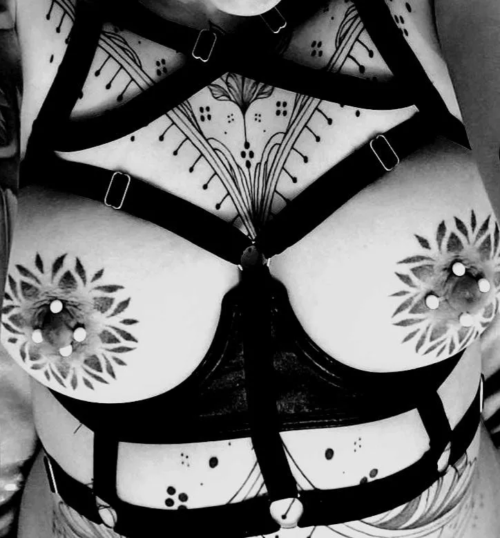 Your favourite goth slut 🖤 Goth boobs are.... (finish the sentence)