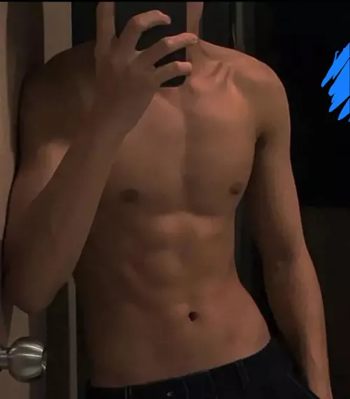 18 fit Canada. Looking for a fit bro to trade and cum with. Send a snap edmondh.e