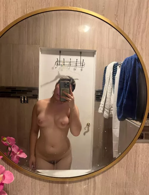 18f Latina 5’6 160 lb