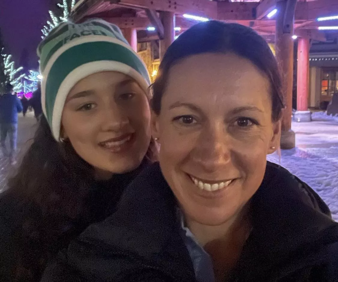 [2] Mum or daughter?