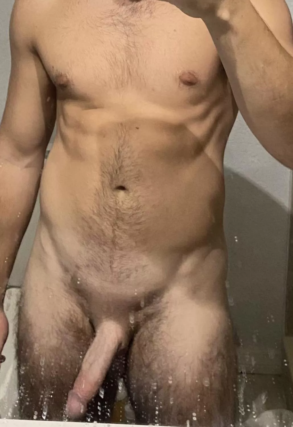 24 7’ athlete top 🍆looking for bottoms only. Mattz891