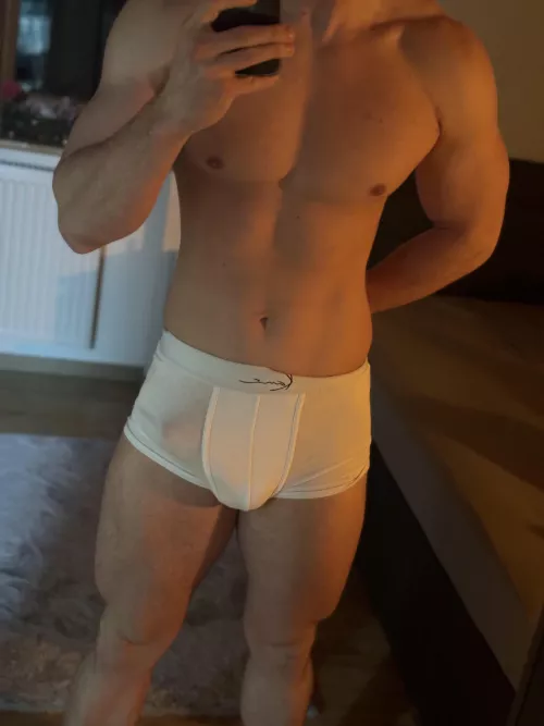 24/ love white underwear 🍁