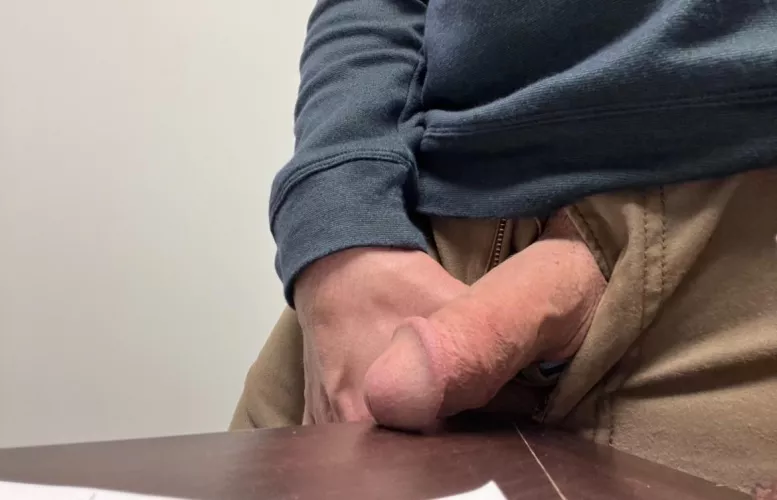 (39) I think you want me to rest this on your tongue and not my desk