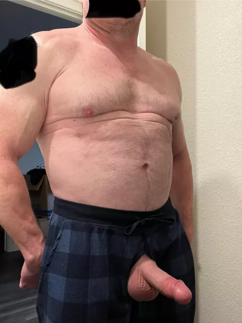 [54] Older, horny, and I need to cum in someone. Message me if you’re for real.