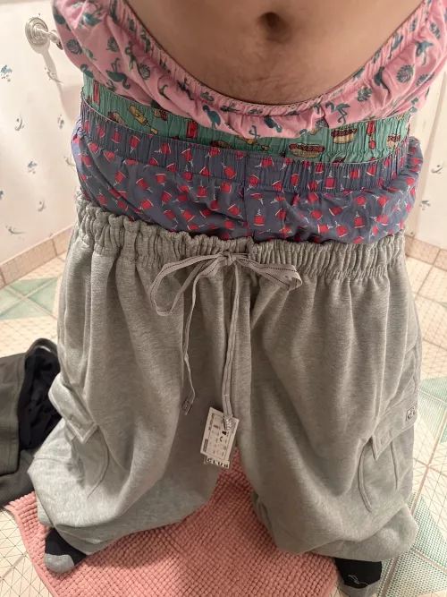 6xl baggy cargo sweats sag