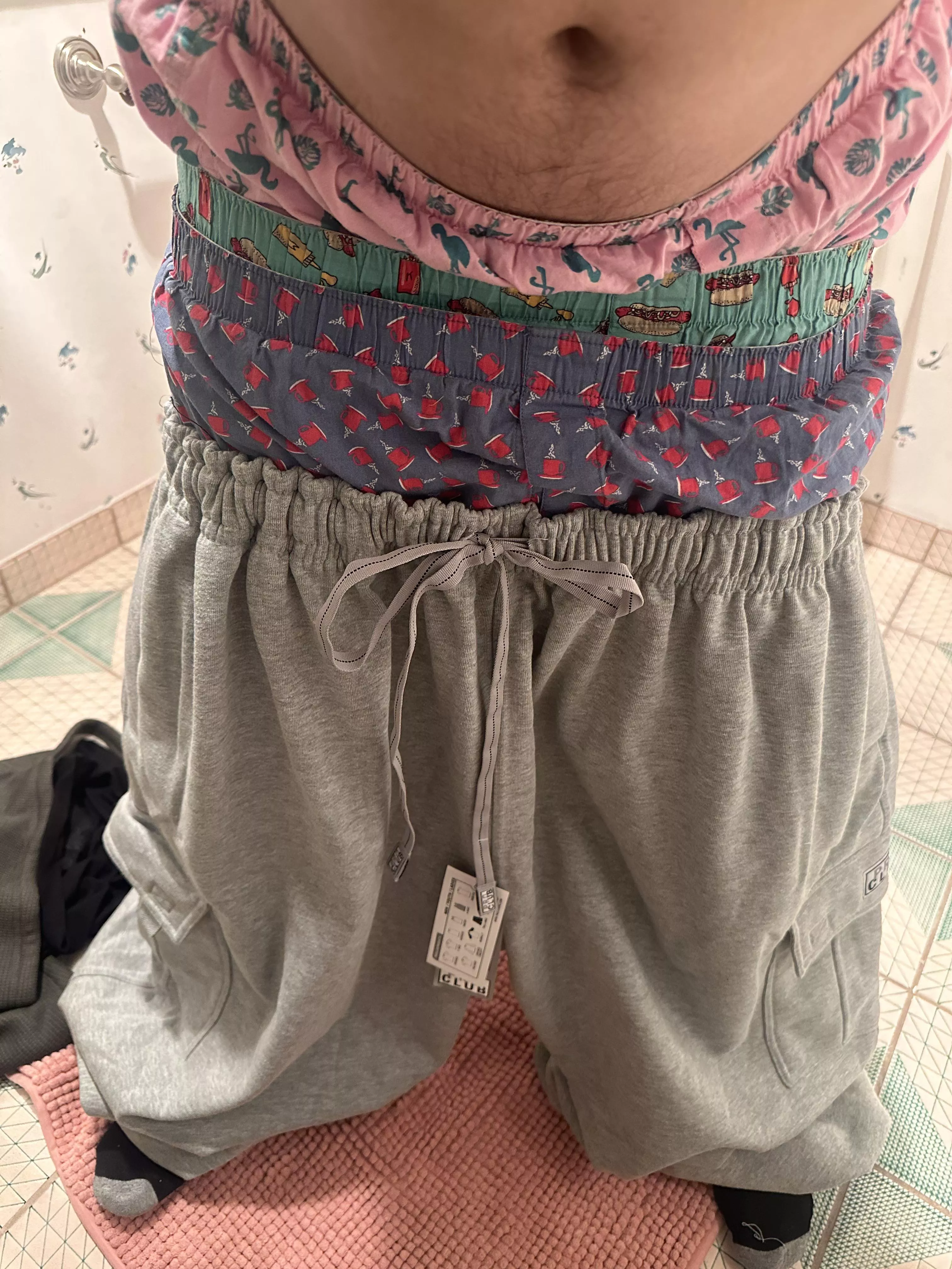 6xl baggy cargo sweats sag