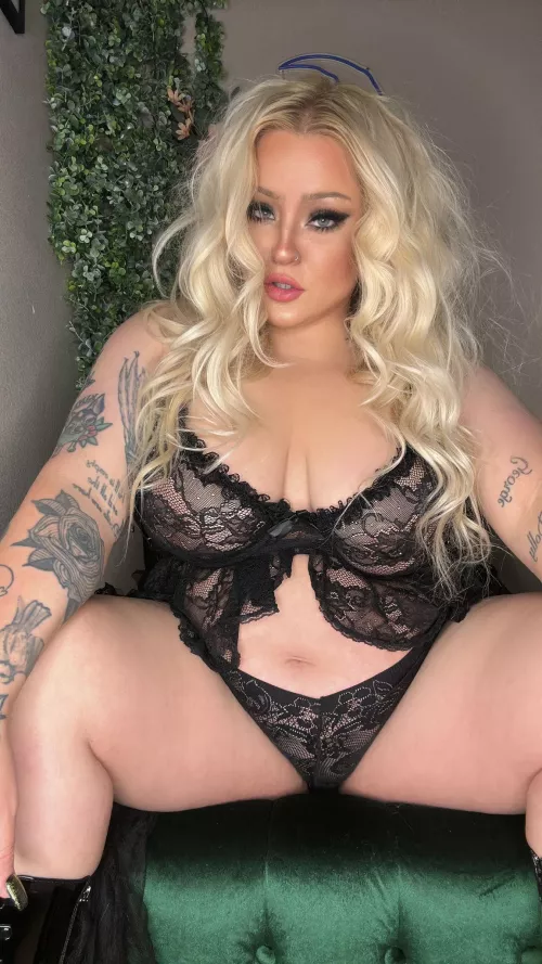 A hot blonde like me can fuck you real hot