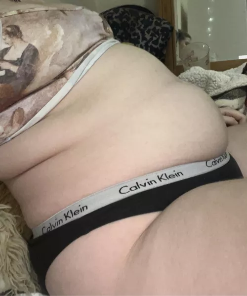 Already stuffed but need someone to push me to full gluttony 🐷😈