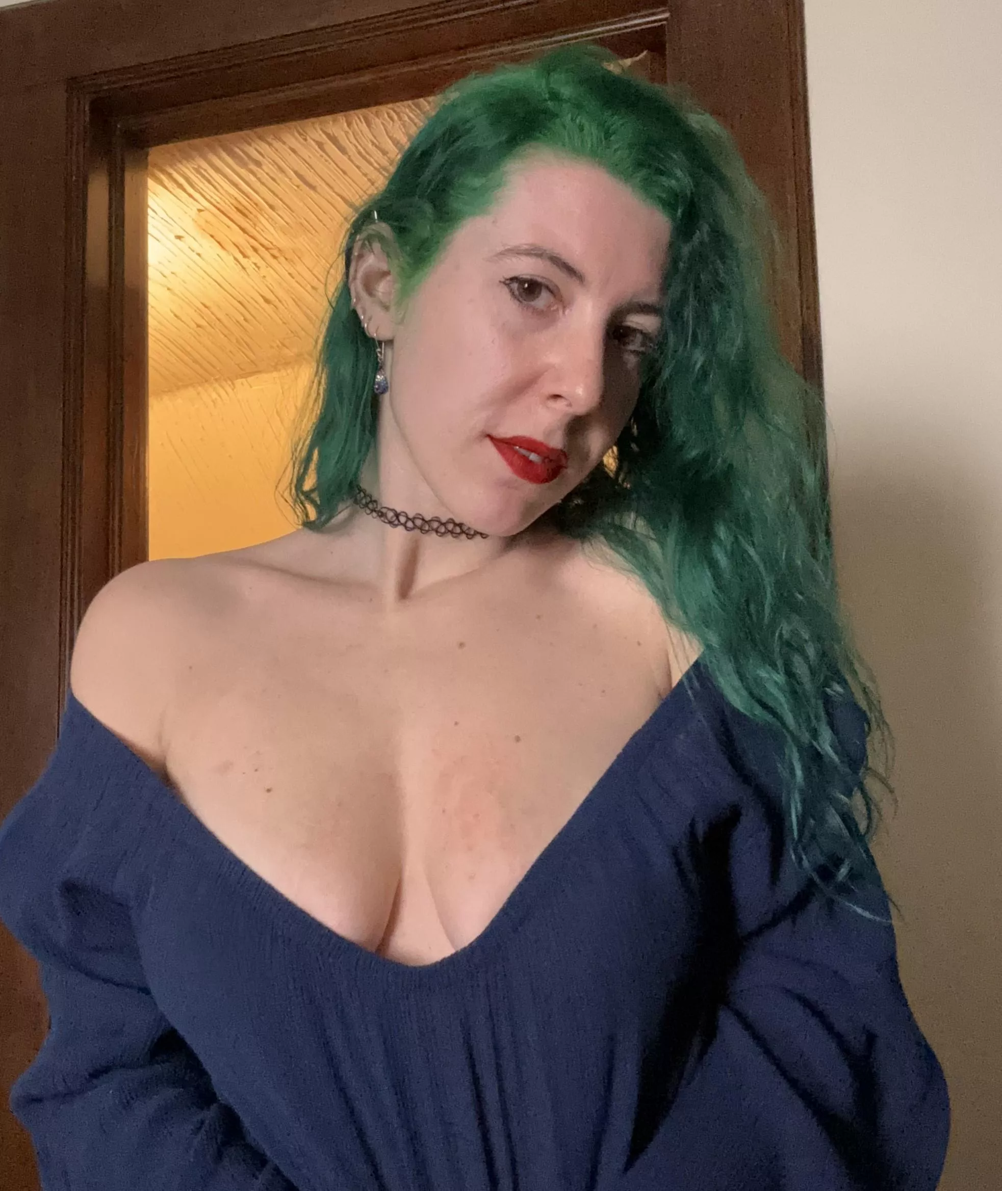 Braless naturals [image]