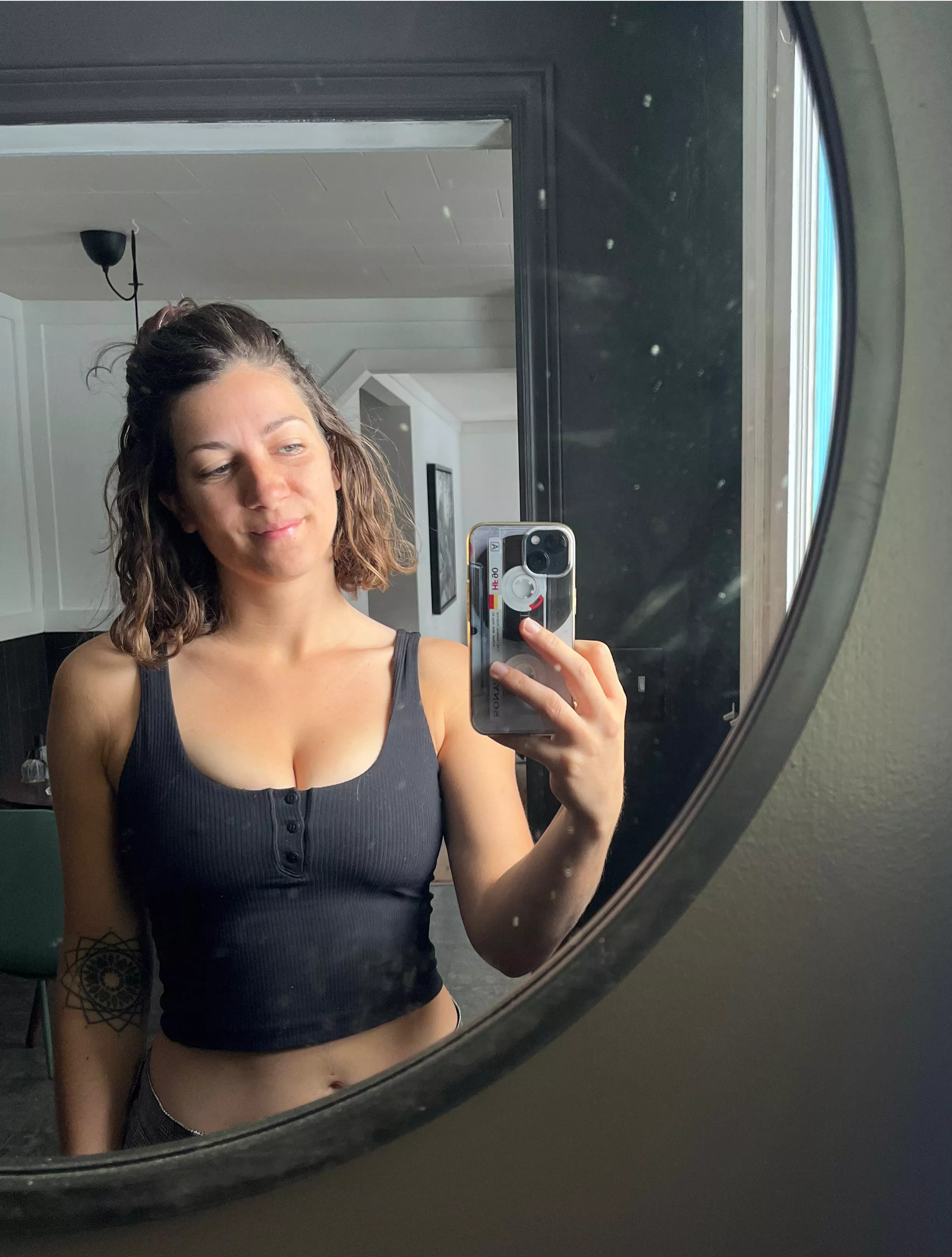 Bursting from this tank top 💥