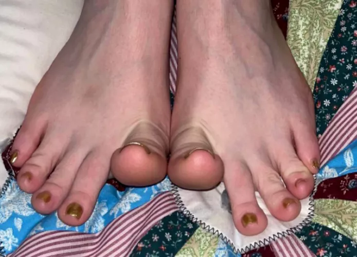 Close up on these long toes 😋🥰