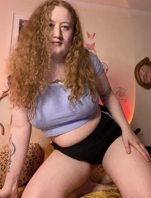 Curvy hairy redhead live now 💕 https://chaturbate.com/lynnelikesu
