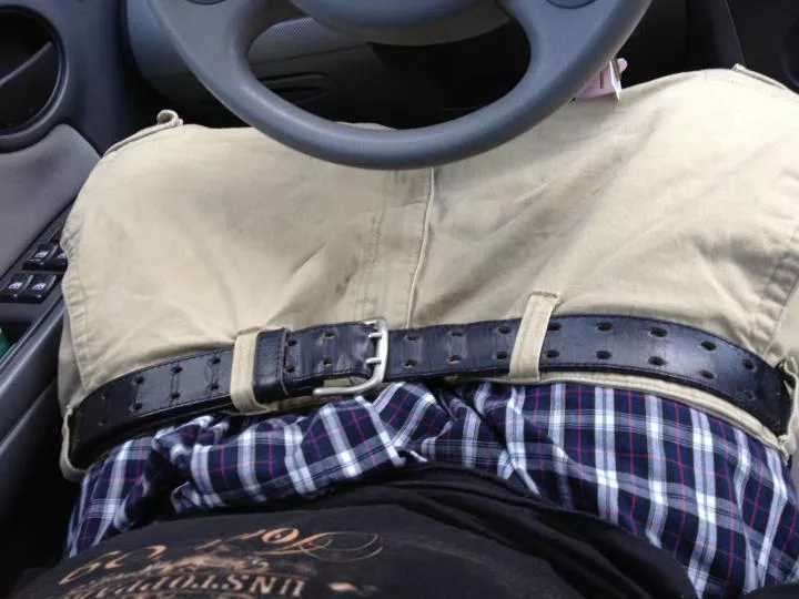 DAE like to sit like this while driving?