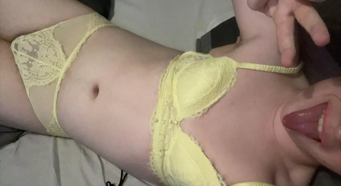 does anyone want to join me 💕