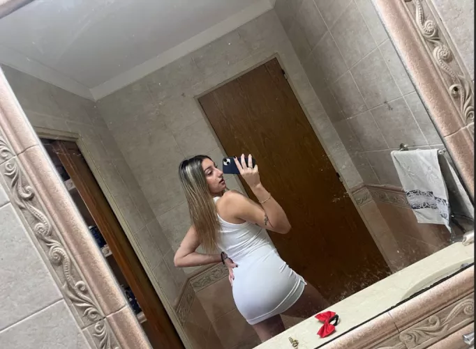 Does my 18 yo ass look hot today