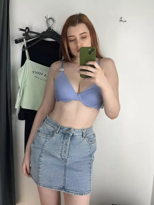 I came to the store for a new bra, I hope you can help me choose