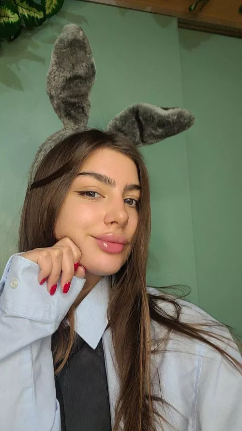 i heard they give out free complenets here