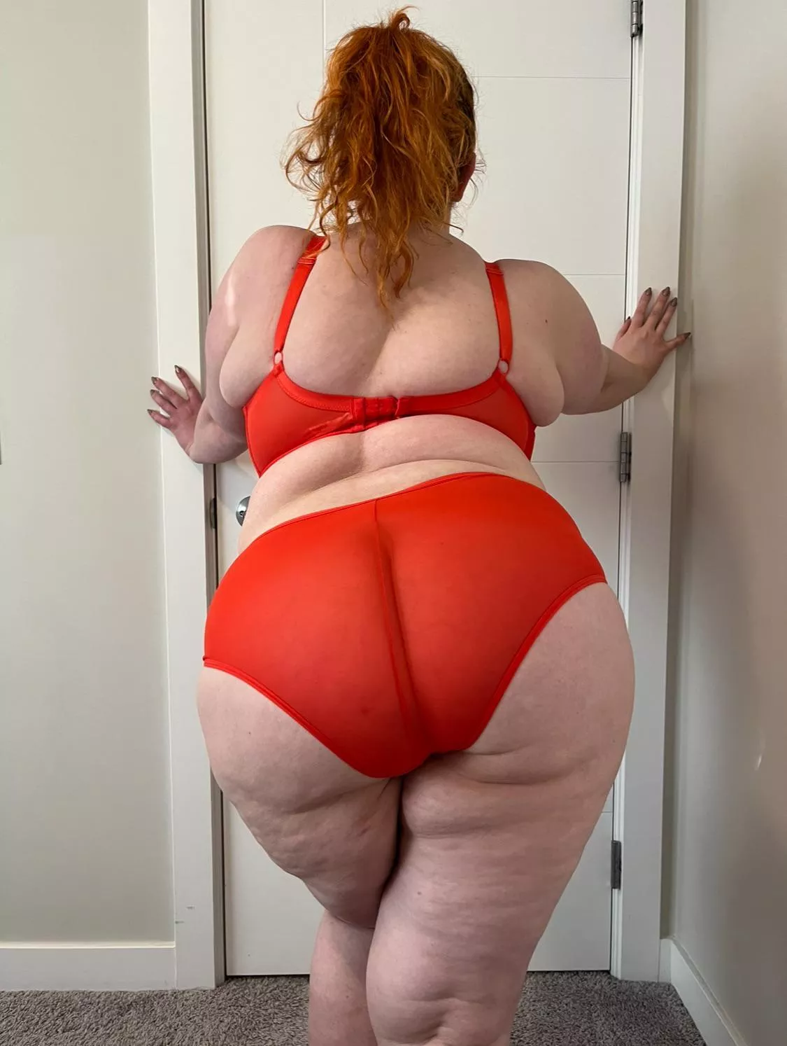 I need someone to eat my peach