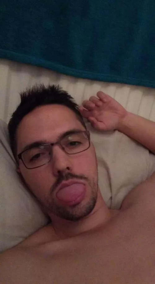 Looking for Friend with Benefits in the UK, I drive.